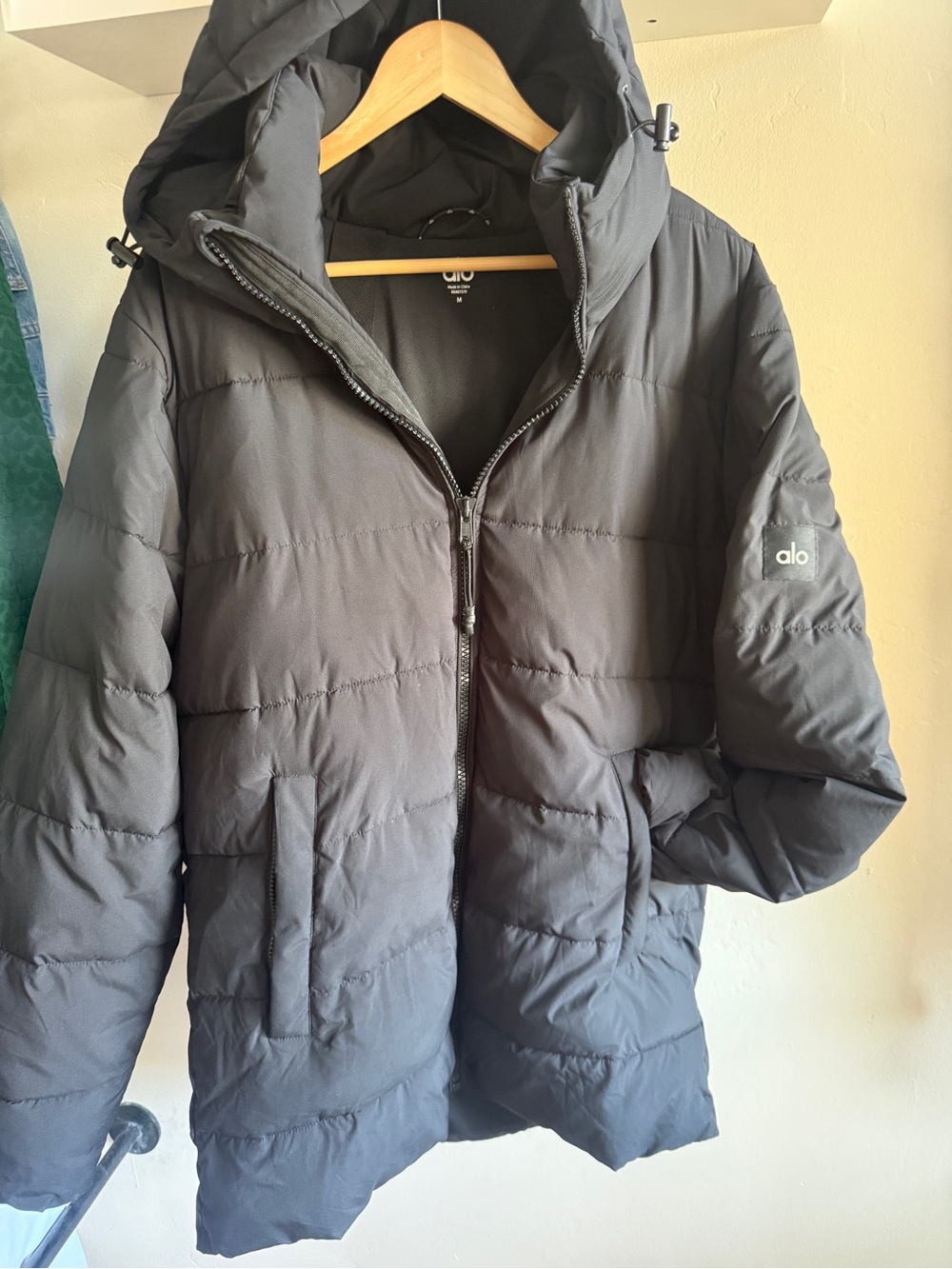 Alo Women’s Puffer Jacket Black